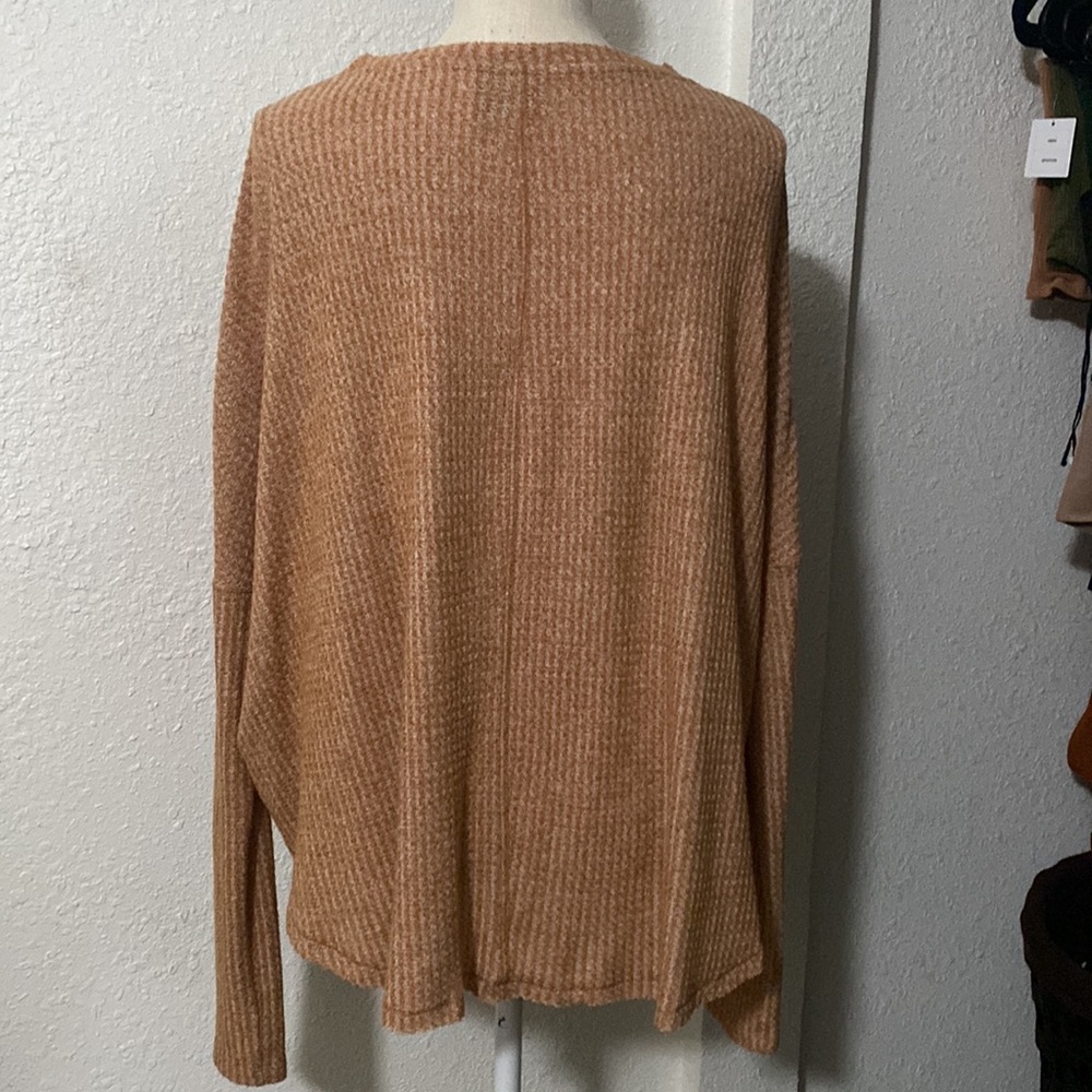 UO Out From Under Jojo Oversized Thermal Button Front Top - Picture 4 of 11